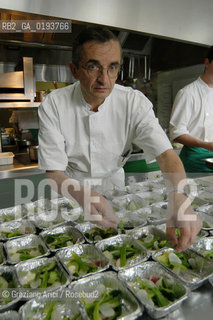( FRANCIA  )  MIDI-PYRENEES  ALTIPIANO DELLAUBRAC LAGUIOLE : RISTORANTE E ALBERGO DELLO CHEF MICHEL BRAS - LO CHEF MICHEL BRAS © 2003 Graziano Arici/Rosebud2 / GEO / GASTRONOMIA / CUOCO