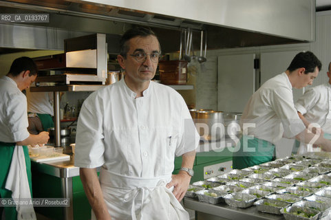 ( FRANCIA  )  MIDI-PYRENEES  ALTIPIANO DELLAUBRAC LAGUIOLE : RISTORANTE E ALBERGO DELLO CHEF MICHEL BRAS - LO CHEF MICHEL BRAS © 2003 Graziano Arici/Rosebud2 / GEO / GASTRONOMIA / CUOCO
