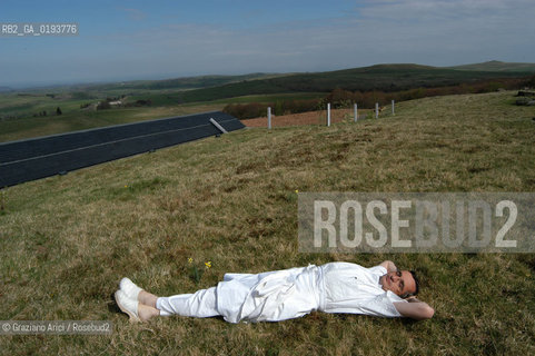 ( FRANCIA  )  MIDI-PYRENEES  ALTIPIANO DELLAUBRAC LAGUIOLE : RISTORANTE E ALBERGO DELLO CHEF MICHEL BRAS - LO CHEF MICHEL BRAS © 2003 Graziano Arici/Rosebud2 / GEO / GASTRONOMIA / CUOCO