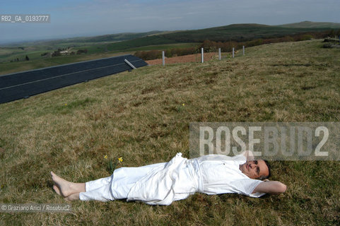 ( FRANCIA  )  MIDI-PYRENEES  ALTIPIANO DELLAUBRAC LAGUIOLE : RISTORANTE E ALBERGO DELLO CHEF MICHEL BRAS - LO CHEF MICHEL BRAS © 2003 Graziano Arici/Rosebud2 / GEO / GASTRONOMIA / CUOCO