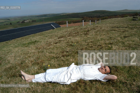 ( FRANCIA  )  MIDI-PYRENEES  ALTIPIANO DELLAUBRAC LAGUIOLE : RISTORANTE E ALBERGO DELLO CHEF MICHEL BRAS - LO CHEF MICHEL BRAS © 2003 Graziano Arici/Rosebud2 / GEO / GASTRONOMIA / CUOCO