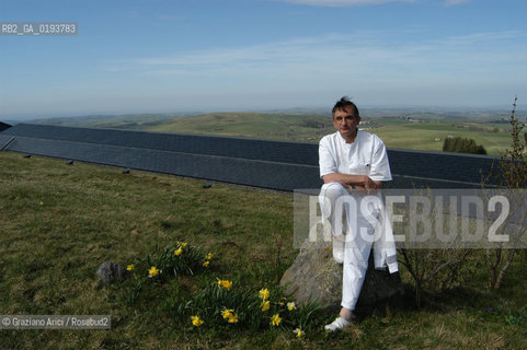( FRANCIA  )  MIDI-PYRENEES  ALTIPIANO DELLAUBRAC LAGUIOLE : RISTORANTE E ALBERGO DELLO CHEF MICHEL BRAS - LO CHEF MICHEL BRAS © 2003 Graziano Arici/Rosebud2 / GEO / GASTRONOMIA / CUOCO