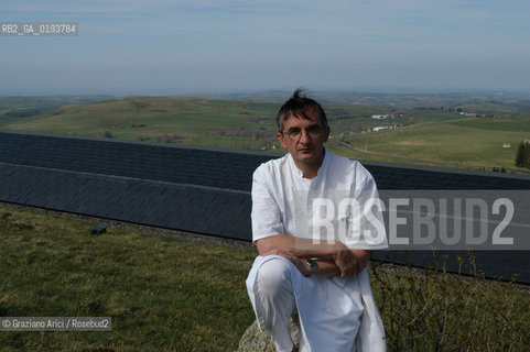 ( FRANCIA  )  MIDI-PYRENEES  ALTIPIANO DELLAUBRAC LAGUIOLE : RISTORANTE E ALBERGO DELLO CHEF MICHEL BRAS - LO CHEF MICHEL BRAS © 2003 Graziano Arici/Rosebud2 / GEO / GASTRONOMIA / CUOCO
