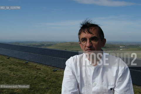 ( FRANCIA  )  MIDI-PYRENEES  ALTIPIANO DELLAUBRAC LAGUIOLE : RISTORANTE E ALBERGO DELLO CHEF MICHEL BRAS - LO CHEF MICHEL BRAS © 2003 Graziano Arici/Rosebud2 / GEO / GASTRONOMIA / CUOCO