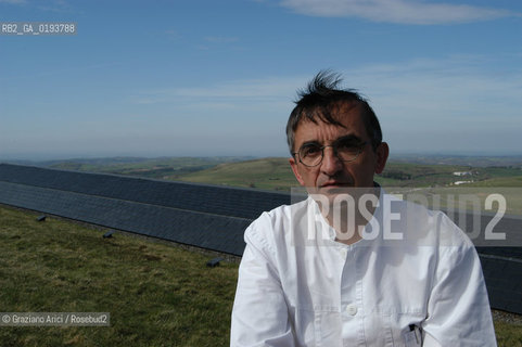 ( FRANCIA  )  MIDI-PYRENEES  ALTIPIANO DELLAUBRAC LAGUIOLE : RISTORANTE E ALBERGO DELLO CHEF MICHEL BRAS - LO CHEF MICHEL BRAS © 2003 Graziano Arici/Rosebud2 / GEO / GASTRONOMIA / CUOCO