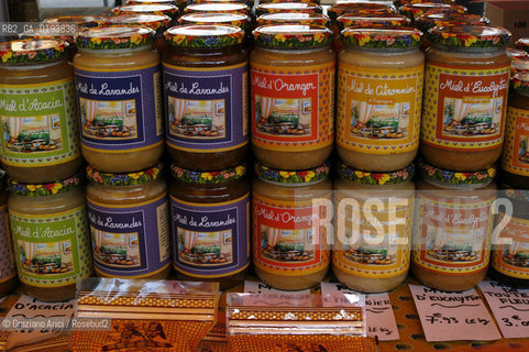 ( FRANCIA  )  PROVENCE-ALPES-COTE DAZUR ARLES : MERCATO DEL SABATO © 2003 Graziano Arici/Rosebud2 / GEO GASTRONOMIA MIELE.