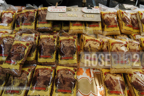 ( FRANCIA  )  PROVENCE-ALPES-COTE DAZUR ARLES : MERCATO DEL SABATO © 2003 Graziano Arici/Rosebud2 / GEO GASTRONOMIA RISO.