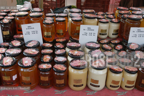 ( FRANCIA  )  PROVENCE-ALPES-COTE DAZUR ARLES : MERCATO DEL SABATO © 2003 Graziano Arici/Rosebud2 / GEO GASTRONOMIA MIELE