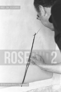 IL PITTORE GIUSEPPE SANTOMASO NEL SUO STUDIO A VENEZIA - 1982 - ©Graziano Arici/Rosebud2 / ARTE /