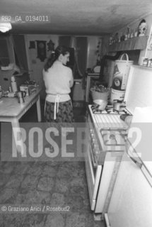 ACQUA ALTA IN UN APPARTAMENTO - VENEZIA - 1980 - ©Graziano Arici/Rosebud2 / ALTA MAREA