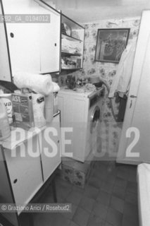 ACQUA ALTA IN UN APPARTAMENTO - VENEZIA - 1980 - ©Graziano Arici/Rosebud2 / ALTA MAREA