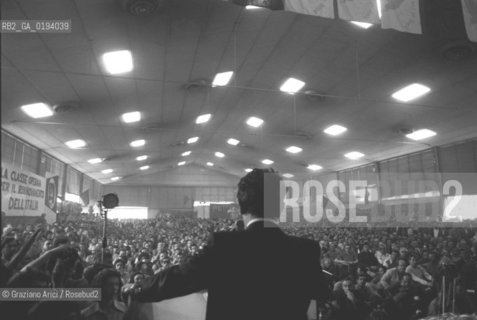 IL POLITICO ENRICO BERLINGUER SEGRETARIO DEL PARTITO COMUNISTA ITALIANO (PCI) 1972-84 / PETROLCHIMICO , PORTO MARGHERA - VENEZIA - 1980 - ©Graziano Arici/Rosebud2 / POLITICA / COMIZIO.