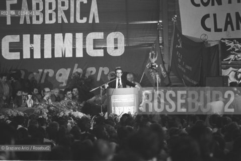 IL POLITICO ENRICO BERLINGUER SEGRETARIO DEL PARTITO COMUNISTA ITALIANO (PCI) 1972-84 / PETROLCHIMICO , PORTO MARGHERA - VENEZIA - 1980 - ©Graziano Arici/Rosebud2 / POLITICA / COMIZIO.