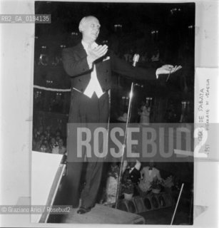 IL DIRETTORE DORCHESTRA VICTOR DE SABATA - 1951 - VENEZIA © 1983 ARCHIVIO Graziano Arici/Rosebud2 / MUSICA CLASSICA / TEATRO LA FENICE / BIENNALE MUSICA./ La cessione dei diritti si intende per quanto di nostra competenza; non comprende invece le eventuali spese relative a diritti che potranno essere richiesti dagli Enti cui appartengono le opere riprese. Tali costi, ove neccessari, e lÕespletamento di qualsivoglia pratica di richiesta permessi sono esclusivamente  a  carico del committente. .