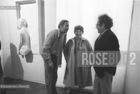 IL PITTORE ROBERT RAUSCHENBERG , LA GALLERISTA ILEANA SONNABEND E LO SCULTORE GEORGE SEGAL   - VENEZIA - 1980 - ©Graziano Arici/Rosebud2 / ARTE / MOSTRA POP ART A PALAZZO GRASSI