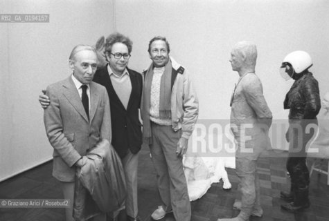 IL GALLERISTA LEO CASTELLI , LO SCULTORE GEORGE SEGAL E IL PITTORE ROBERT RAUSCHENBERG    - VENEZIA - 1980 - ©Graziano Arici/Rosebud2 / ARTE / MOSTRA POP ART A PALAZZO GRASSI