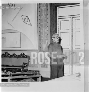 IL PITTORE VIRGILIO GUIDI © 1983 ARCHIVIO Graziano Arici/Rosebud2 / ARTE / SCENOGRAFIA / TEATRO LA FENICE ./ La cessione dei diritti si intende per quanto di nostra competenza; non comprende invece le eventuali spese relative a diritti che potranno essere richiesti dagli Enti cui appartengono le opere riprese. Tali costi, ove neccessari, e lÕespletamento di qualsivoglia pratica di richiesta permessi sono esclusivamente  a  carico del committente. .