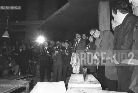 VISITA A VENEZIA DI HUA KUO-FENG (HUA GUOFENG) PRIMO MINISTRO REPUBBLICA POPOLARE CINESE E PRESIDENTE DEL PARTITO COMUNISTA  - 1979 - ©Graziano Arici/Rosebud2 / POLITICA / MURANO / FORNACE VETRO