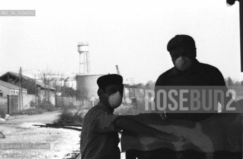 Caption: Localizzazione:.VENEZIA / PORTO MARGHERA.Oggetto:.Soggetto:.ZONA INDUSTRIALE .Cronologia: ..Definizione Culturale:.   Autore:..   Stile:.   Editori/Stampatori:.   Committenza:.Materia e Tecnica:..Collocazione:.Note:.PORTO MARGHERA.Riproduzione Fotografica:.Copyright:.Graziano Arici/Rosebud2 Data:.1978.Costo:.A