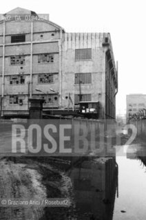 Caption: Localizzazione:.VENEZIA / PORTO MARGHERA.Oggetto:.Soggetto:.ZONA INDUSTRIALE .Cronologia: ..Definizione Culturale:.   Autore:..   Stile:.   Editori/Stampatori:.   Committenza:.Materia e Tecnica:..Collocazione:.Note:.PORTO MARGHERA.Riproduzione Fotografica:.Copyright:.Graziano Arici/Rosebud2 Data:.1978.Costo:.A