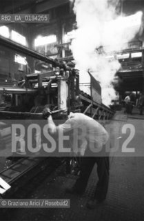 Caption: Localizzazione:.VENEZIA / PORTO MARGHERA.Oggetto:.Soggetto:.ZONA INDUSTRIALE .Cronologia: ..Definizione Culturale:.   Autore:..   Stile:.   Editori/Stampatori:.   Committenza:.Materia e Tecnica:..Collocazione:.Note:.PORTO MARGHERA.Riproduzione Fotografica:.Copyright:.Graziano Arici/Rosebud2 Data:.1978.Costo:.A