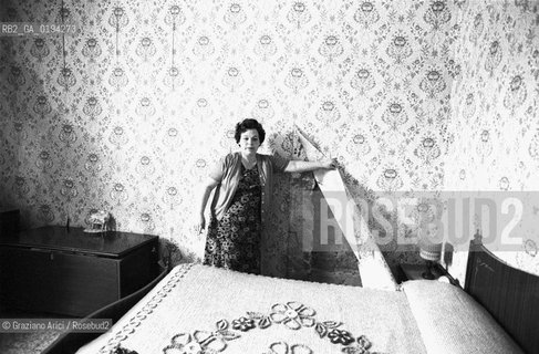 Caption: Localizzazione:.VENEZIA / MURANO.Oggetto:.Soggetto:.FABBRICA EX-MONTECATINI /  ABITAZIONI IMPROPRIE /.Cronologia:.XIX SECOLO .Definizione Culturale:.   Autore:  .   Stile: .   Editori/Stampatori:.   Committenza:.Materia e Tecnica:.Collocazione:.Note:.A26 13a.Riproduzione Fotografica:.Copyright:.Graziano Arici/Rosebud2 Data:.1978.Costo:.A