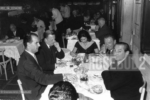 ARCHITETTURA / MUSICA CLASSICA ELETTRONICA COMPOSITORE CONTEMPORANEO/ LUIGI E NURIA NONO CON LARCHITETTO CARLO SCARPA / ANNO ? / ARCHIVIO Graziano Arici/Rosebud2 / La cessione dei diritti si intende per quanto di nostra competenza; non comprende invece le eventuali spese relative a diritti che potranno essere richiesti dalla FONDAZIONE LUIGI NONO cui appartengono le opere riprese. Tali costi, ove neccessari, e lÕespletamento di qualsivoglia pratica di richiesta permessi sono esclusivamente  a  carico del committente. .