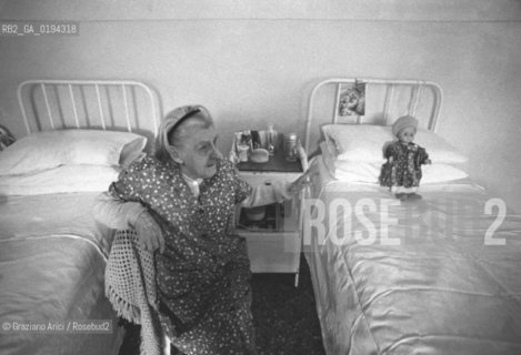 CASA DI RIPOSO SAN LORENZO - 1979 - ©Graziano Arici/Rosebud2 / OSPIZIO / VECCHIO / ANZIANO