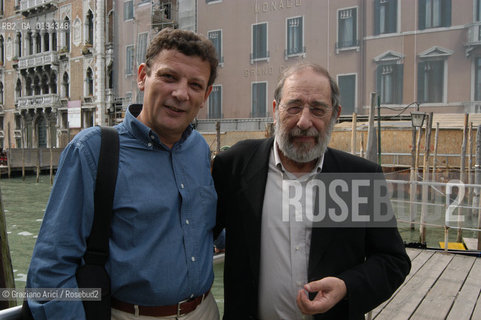 LO STORICO DELLARCHITETTURA FRANCESCO DAL CO CON LARCHITETTO ALVARO SIZA VIEIRA - © 2003  Graziano Arici/Rosebud2 -  ARCHITETTURA / ARCHITETTO