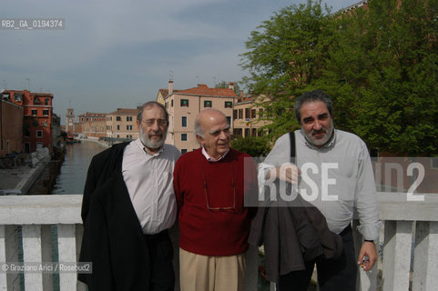 LARCHITETTO FERNANDO LOUIS CARDOSO MENESES DE TAVARES E TAVORA CON GLI ARCHITETTI ALVARO SIZA VIERA E EDUARDO SOUTO DE MOURA A VENEZIA IN OCCASIONE DEL CONFERIMENTO DELLE LAUREA AD ONOREM - © 2003  Graziano Arici/Rosebud2 -  ARCHITETTURA / ARCHITETTO