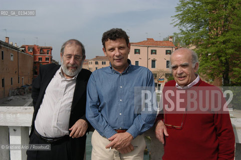 LARCHITETTO FERNANDO LOUIS CARDOSO MENESES DE TAVARES E TAVORA CON L ARCHITETTO ALVARO SIZA VIERA  E LO STORICO DELLARCHITETTURA FRANCESCO DAL CO A VENEZIA IN OCCASIONE DEL CONFERIMENTO DELLE LAUREA AD ONOREM - © VGraziano Arici/Rosebud2 -  ARCHITETTURA / ARCHITETTO