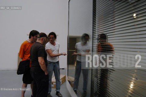 50¡ ESPOSIZIONE INTERNAZIONALE DARTE LA BIENNALE DI VENEZIA : ALLESTIMENTO DI DAMIEN HIRST  - ©Graziano Arici/Rosebud2