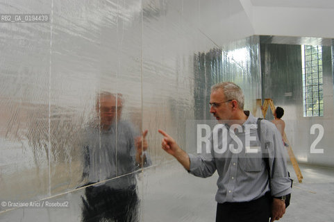 50¡ ESPOSIZIONE INTERNAZIONALE DARTE LA BIENNALE DI VENEZIA : IL DIRETTORE DEL SETTORE ARTI VISIVE DELLA BIENNALE DI VENEZIA FRANCESCO BONAMI  - © 2003 Graziano Arici/Rosebud2