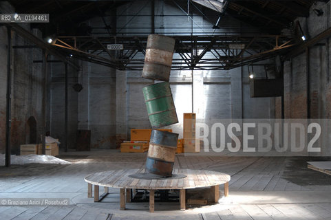 50¡ ESPOSIZIONE INTERNAZIONALE DARTE LA BIENNALE DI VENEZIA : ALLESTIMENTO DI DAMIAN ORTEGA  - ©Graziano Arici/Rosebud2