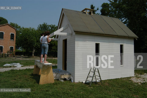 50¡ ESPOSIZIONE INTERNAZIONALE DARTE LA BIENNALE DI VENEZIA : SEZIONE UTOPIA STATION  - © 2003 Graziano Arici/Rosebud2