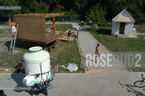 50¡ ESPOSIZIONE INTERNAZIONALE DARTE LA BIENNALE DI VENEZIA - ARSENALE DI VENEZIA - UTOPIA STATION  - ©Graziano Arici/Rosebud2 / ARTE