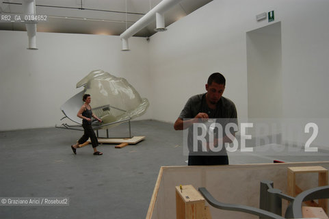 50¡ ESPOSIZIONE INTERNAZIONALE DARTE LA BIENNALE DI VENEZIA : PADIGLIONE ITALIA - LINSTALLAZIONE DI JENIFER PASTOR. - © 2003 Graziano Arici/Rosebud2