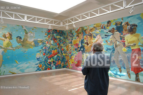 50¡ ESPOSIZIONE INTERNAZIONALE DARTE LA BIENNALE DI VENEZIA - GIARDINI - PADIGLIONE DELLA RUSSIA -OPERE  DEGLI ARTISTI VLADIMIR DUBOSSARSKY E ALEKSANDR VINOGRADOV © 2003 Graziano Arici/Rosebud2