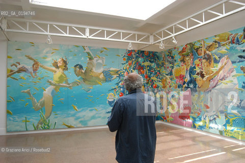 50¡ ESPOSIZIONE INTERNAZIONALE DARTE LA BIENNALE DI VENEZIA - GIARDINI - PADIGLIONE DELLA RUSSIA -OPERE  DEGLI ARTISTI VLADIMIR DUBOSSARSKY E ALEKSANDR VINOGRADOV © 2003 Graziano Arici/Rosebud2