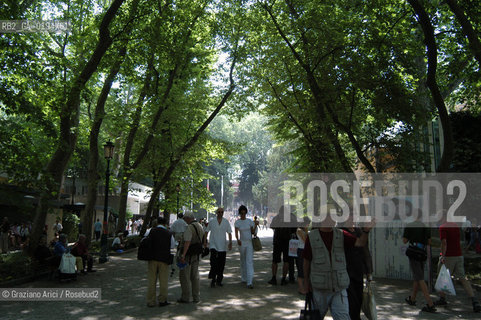 50¡ ESPOSIZIONE INTERNAZIONALE DARTE LA BIENNALE DI VENEZIA - GIARDINI -   © 2003 Graziano Arici/Rosebud2