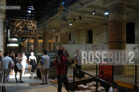 50¡ ESPOSIZIONE INTERNAZIONALE DARTE LA BIENNALE DI VENEZIA - ARSENALE - CORDERIE - Z.O.U. ZONE OF URGENCY  © 2003 Graziano Arici/Rosebud2