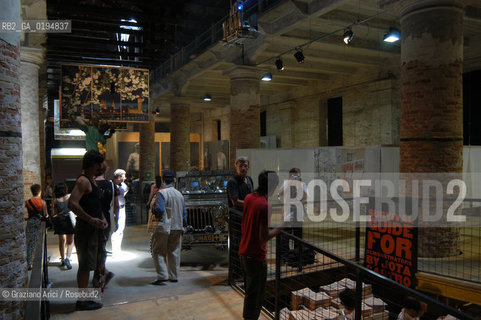 50¡ ESPOSIZIONE INTERNAZIONALE DARTE LA BIENNALE DI VENEZIA - ARSENALE - CORDERIE - Z.O.U. ZONE OF URGENCY  © 2003 Graziano Arici/Rosebud2