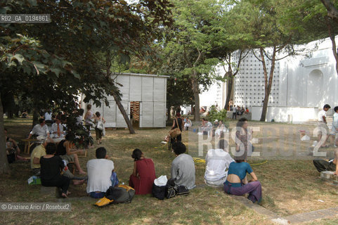 50¡ ESPOSIZIONE INTERNAZIONALE DARTE LA BIENNALE DI VENEZIA GIARDINI DELLA BIENNALE   © 2003 Graziano Arici/Rosebud2