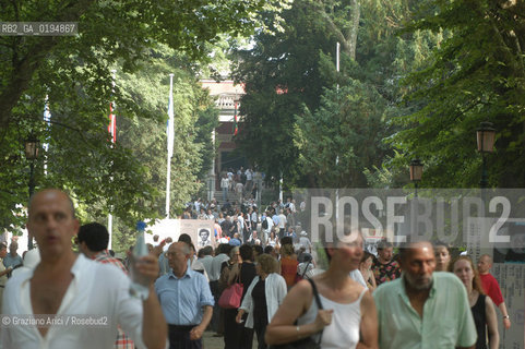 50¡ ESPOSIZIONE INTERNAZIONALE DARTE LA BIENNALE DI VENEZIA GIARDINI DELLA BIENNALE   © 2003 Graziano Arici/Rosebud2