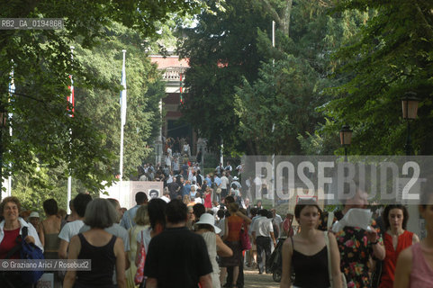 50¡ ESPOSIZIONE INTERNAZIONALE DARTE LA BIENNALE DI VENEZIA GIARDINI DELLA BIENNALE   © 2003 Graziano Arici/Rosebud2
