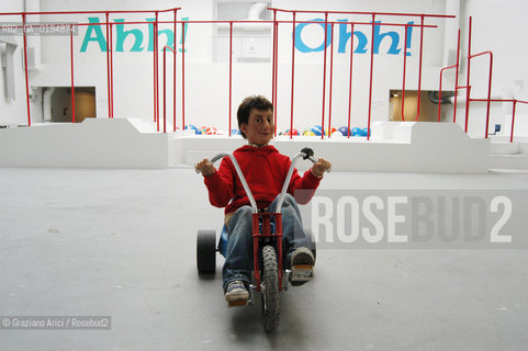 50¡ ESPOSIZIONE INTERNAZIONALE DARTE LA BIENNALE DI VENEZIA - OPERA DI MAURIZIO CATTELAN -  © 2003 Graziano Arici/Rosebud2