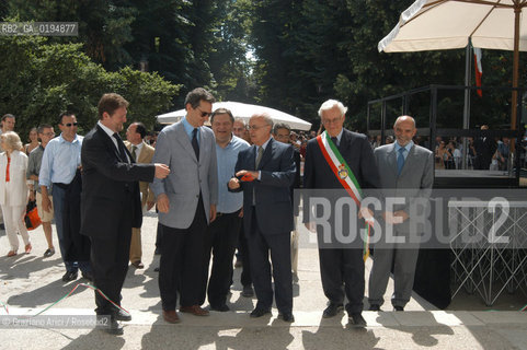 INAUGURAZIONE DELLA 50¡ ESPOSIZIONE INTERNAZIONALE DARTE LA BIENNALE DI VENEZIA - COSTA BERNABE BONAMI URBANI -  © 2003 Graziano Arici/Rosebud2