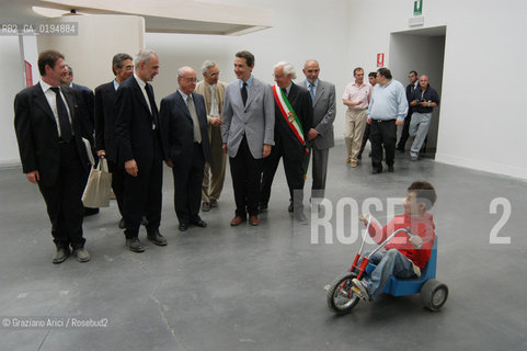 INAUGURAZIONE DELLA 50¡ ESPOSIZIONE INTERNAZIONALE DARTE LA BIENNALE DI VENEZIA - COSTA BERNABE BONAMI URBANI -  © 2003 Graziano Arici/Rosebud2