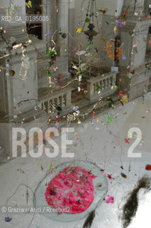 50¡ ESPOSIZIONE INTERNAZIONALE DARTE LA BIENNALE DI VENEZIA - CHIESA DI S.STAE - INSTALLAZIONE GIARDINO CALANTE FALLING GARDEN DEGLI ARTISTI SVIZZERI GERDA STEINER E JORG LENZLINGER - ©Graziano Arici/Rosebud2