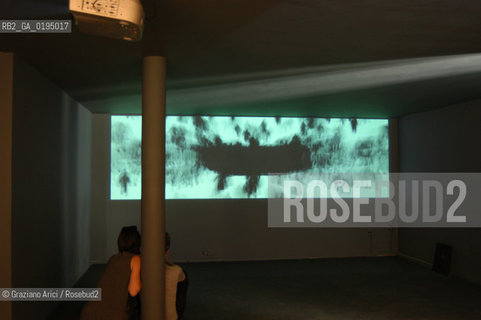 50¡ ESPOSIZIONE INTERNAZIONALE DARTE LA BIENNALE DI VENEZIA ISRAEL PAVILLION INSTALLATION OF THE ARTIST MICHAL ROVNER  © 2003 Graziano Arici/Rosebud2/GRAZIA NERI